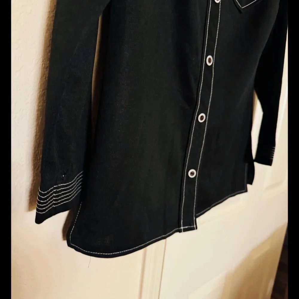 $$ SOLD $$ SOLD $$ 70s Vintage Black with white details Button-Up Shirt - Picture 2 of 4